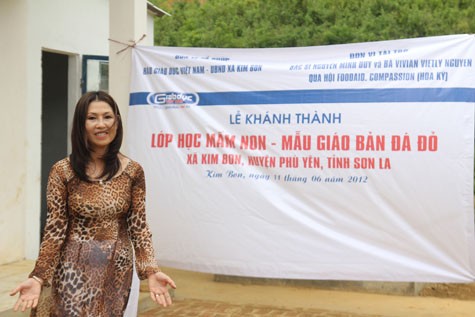 Bà Vivian VietLy Nguyen xúc động chia sẻ tại buổi lễ khánh thành